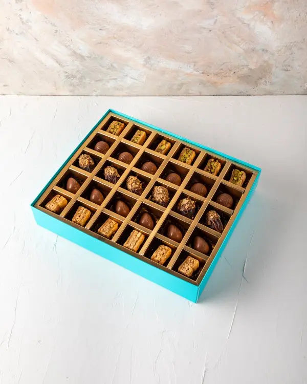 baklawa-dates-and-chocolate-gift-dubai