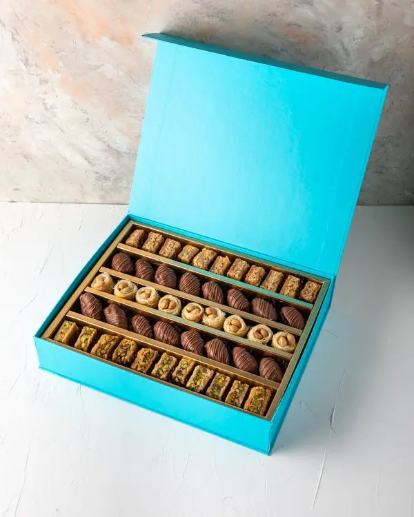 baklawa-and-dates-gift-box-dubai