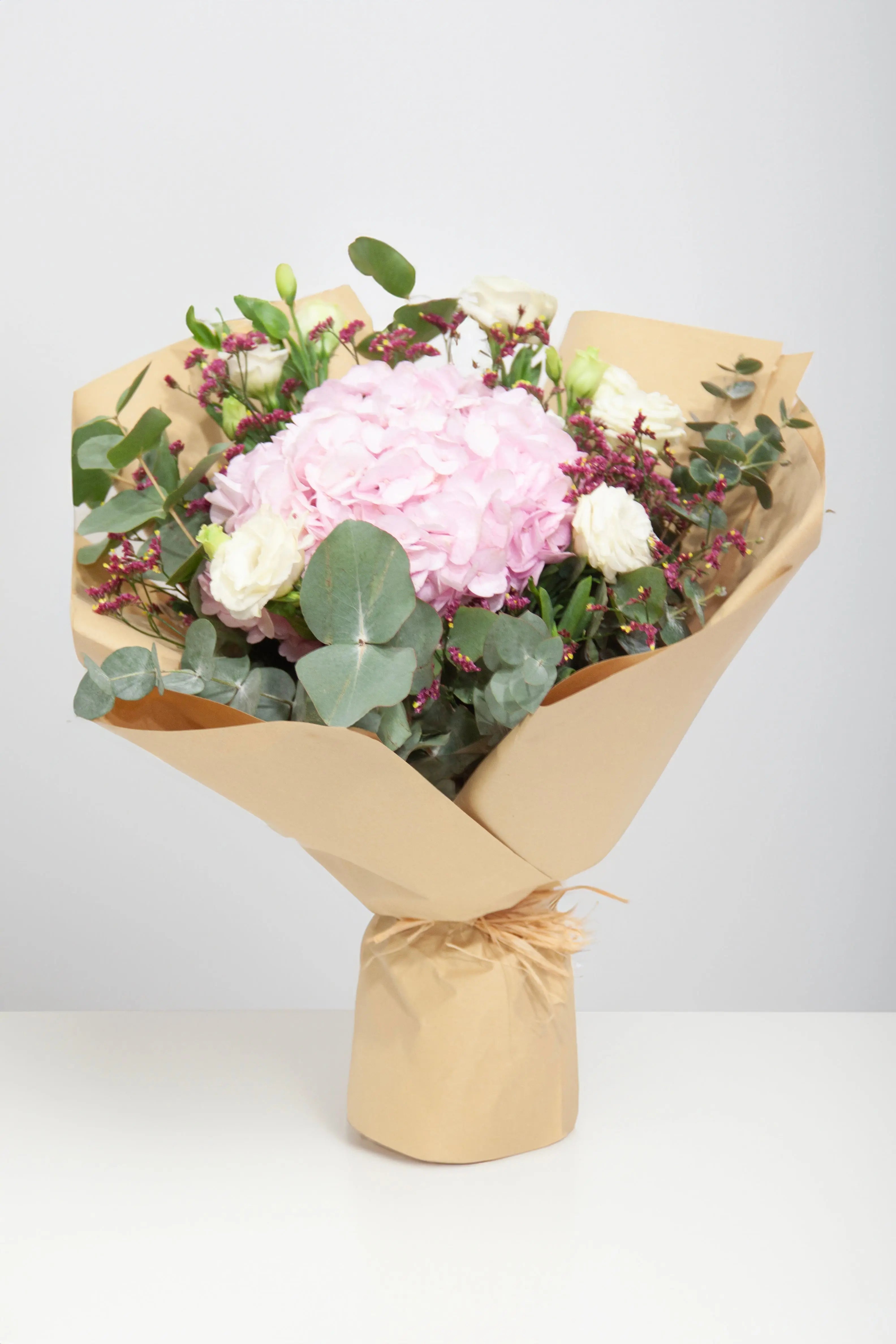 blush-hydrangea-bouquet-dubai