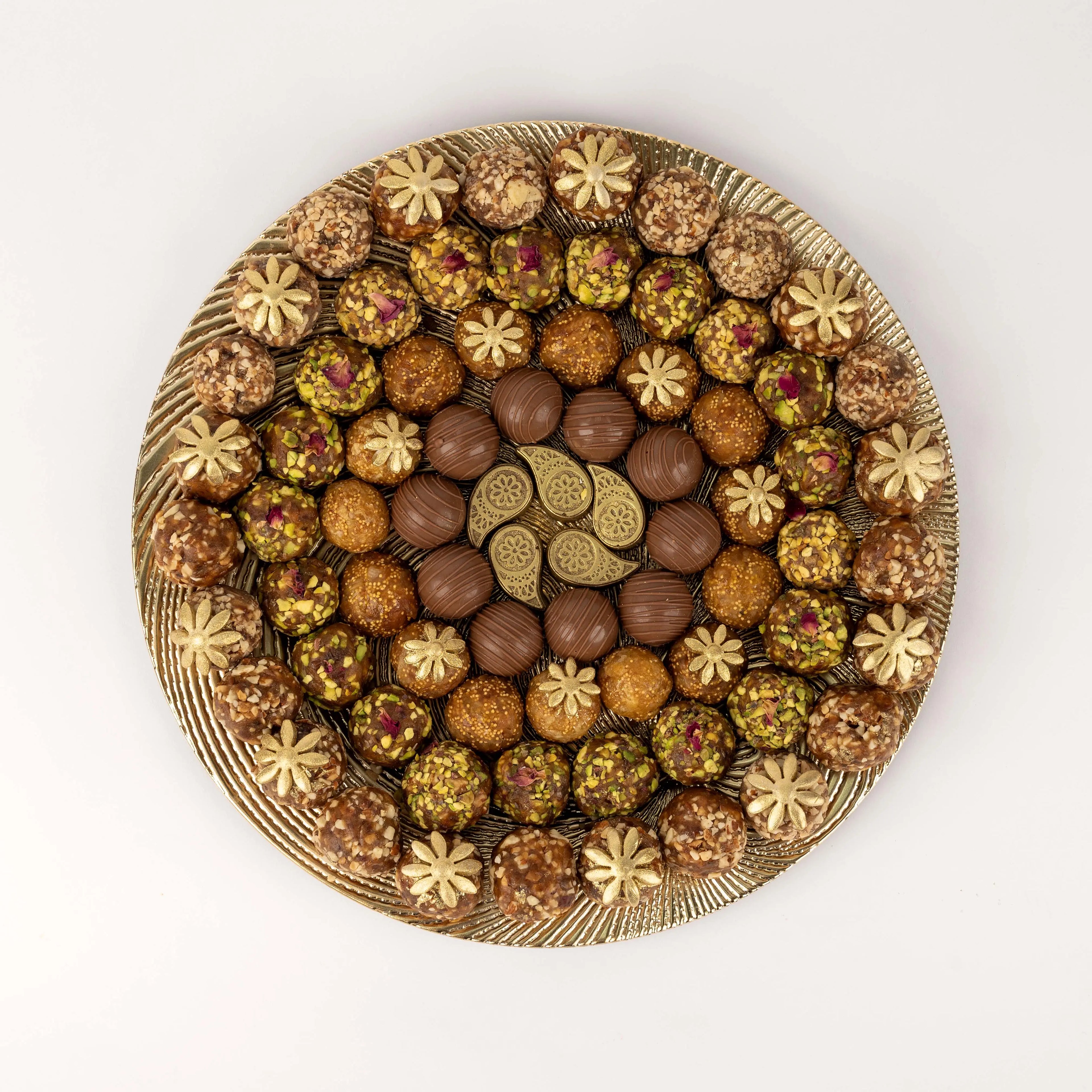 diwali-festive-indulgence-gift-hamper-dubai