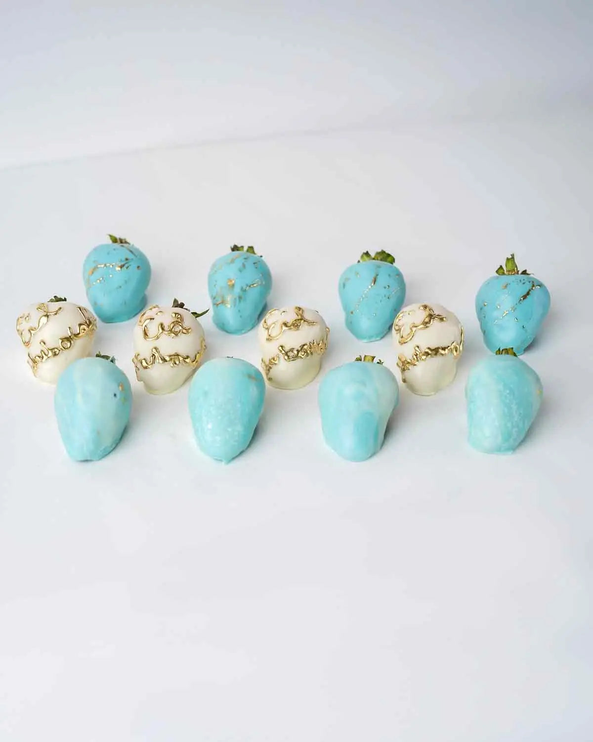 blue-and-white-12-eid-strawberries-dubai