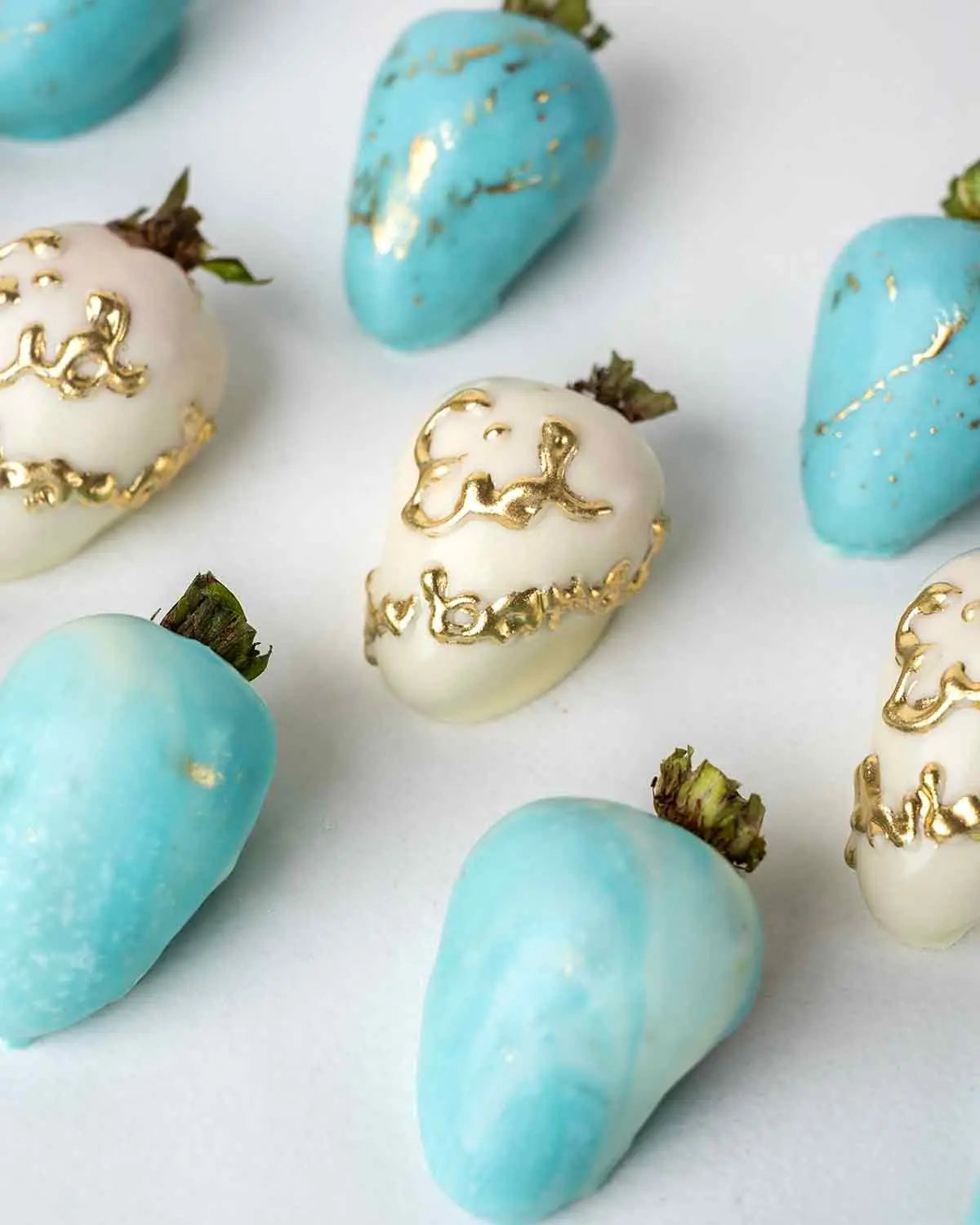 blue-and-white-12-eid-strawberries-dubai