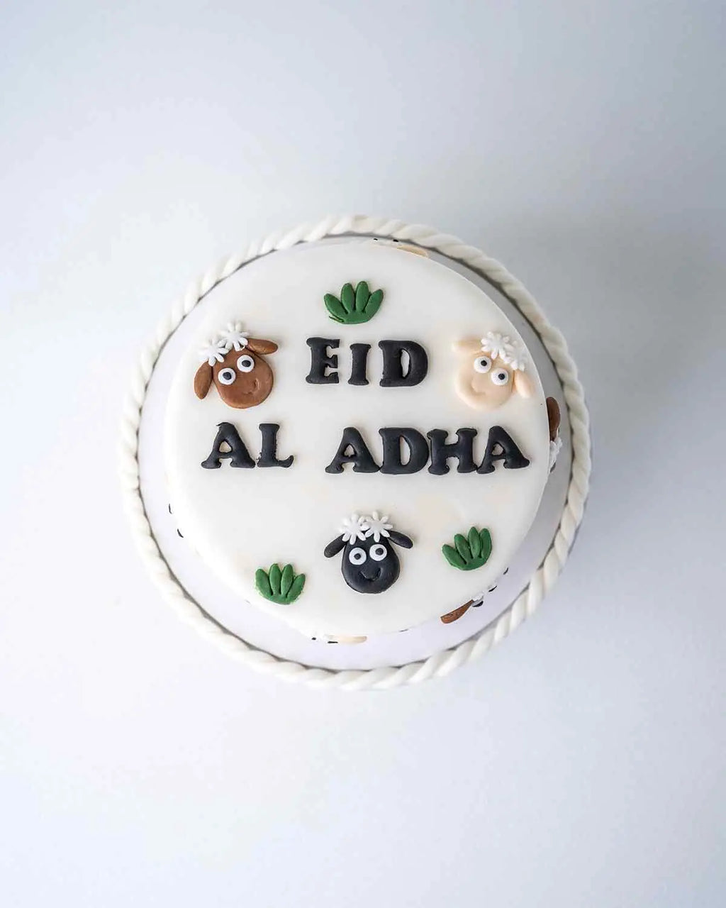 1kg-eid-cake-by-cravings-cafe-dubai