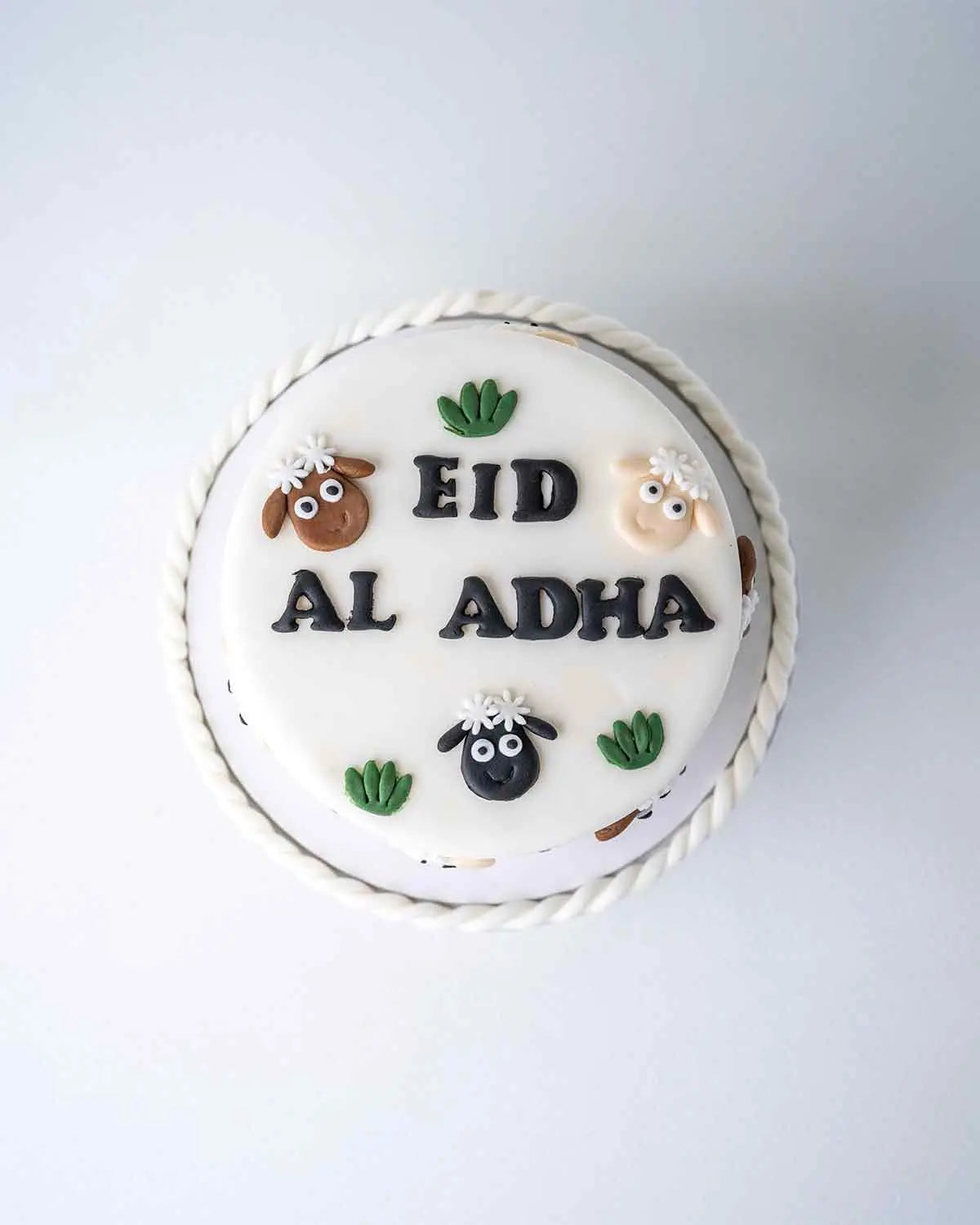 1kg-eid-cake-by-cravings-cafe-dubai