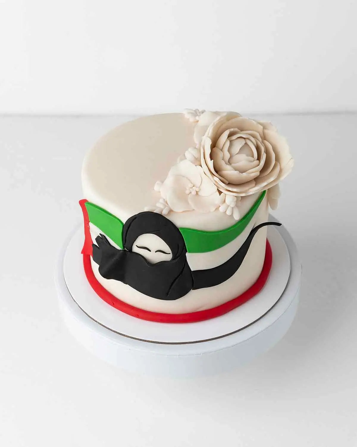 emirati-womens-day-1kg-cake-dubai