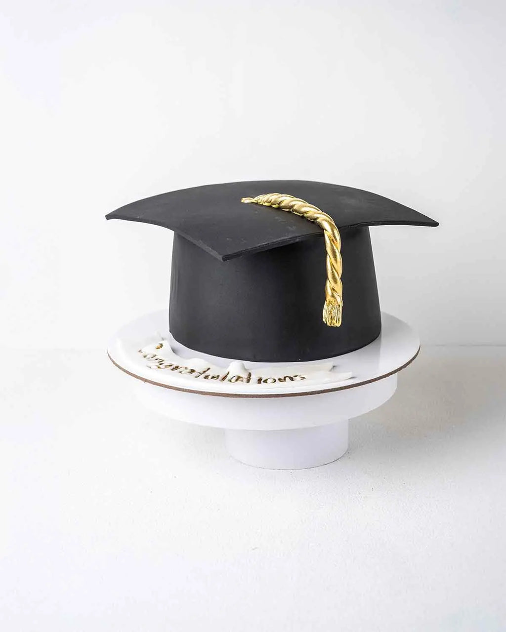 1-5kg-graduation-cake-dubai