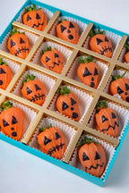 16pcs-chocolate-strawberry-pumpkins-dubai