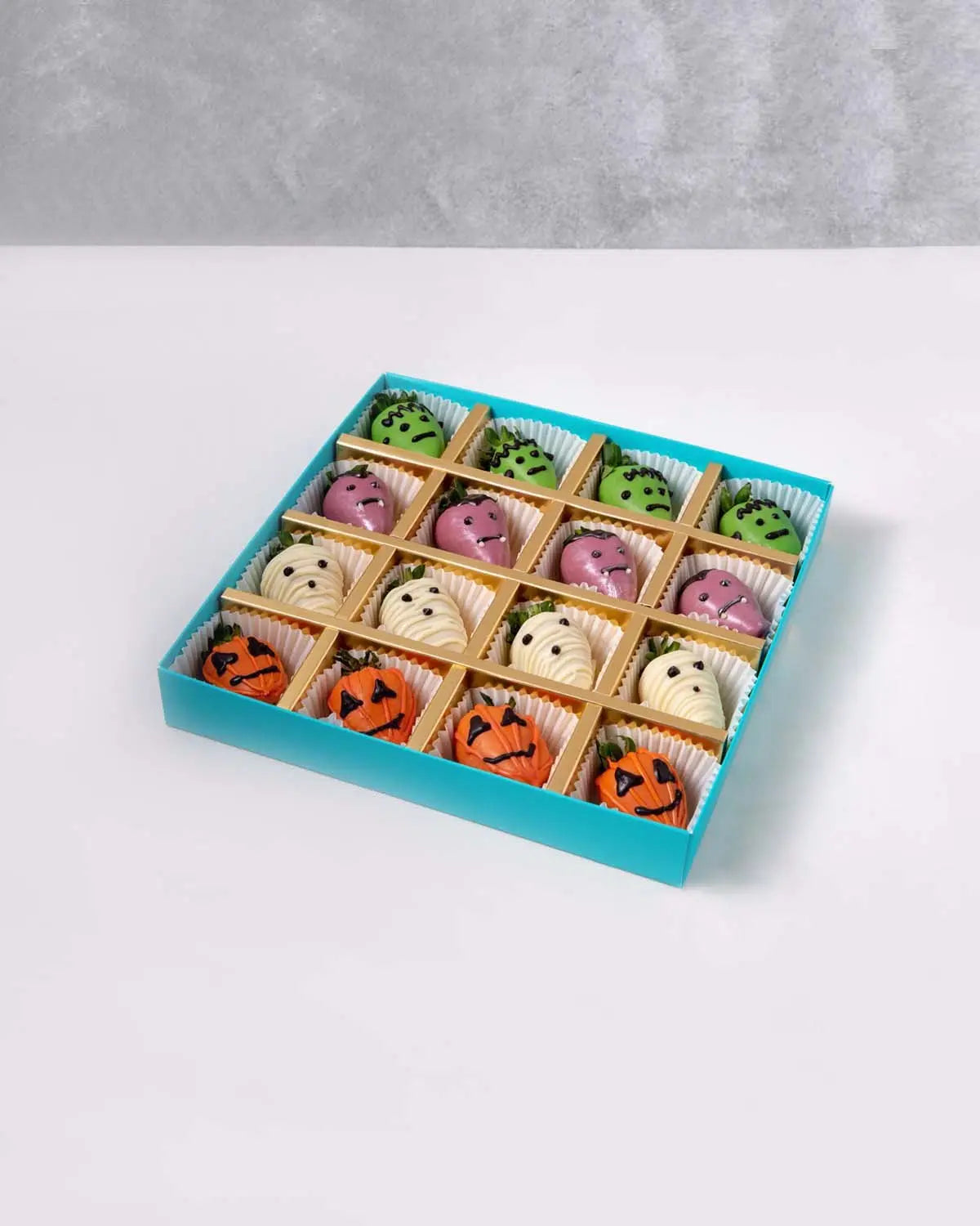 chocolate-strawberry-ghosts-and-pumpkins-dubai