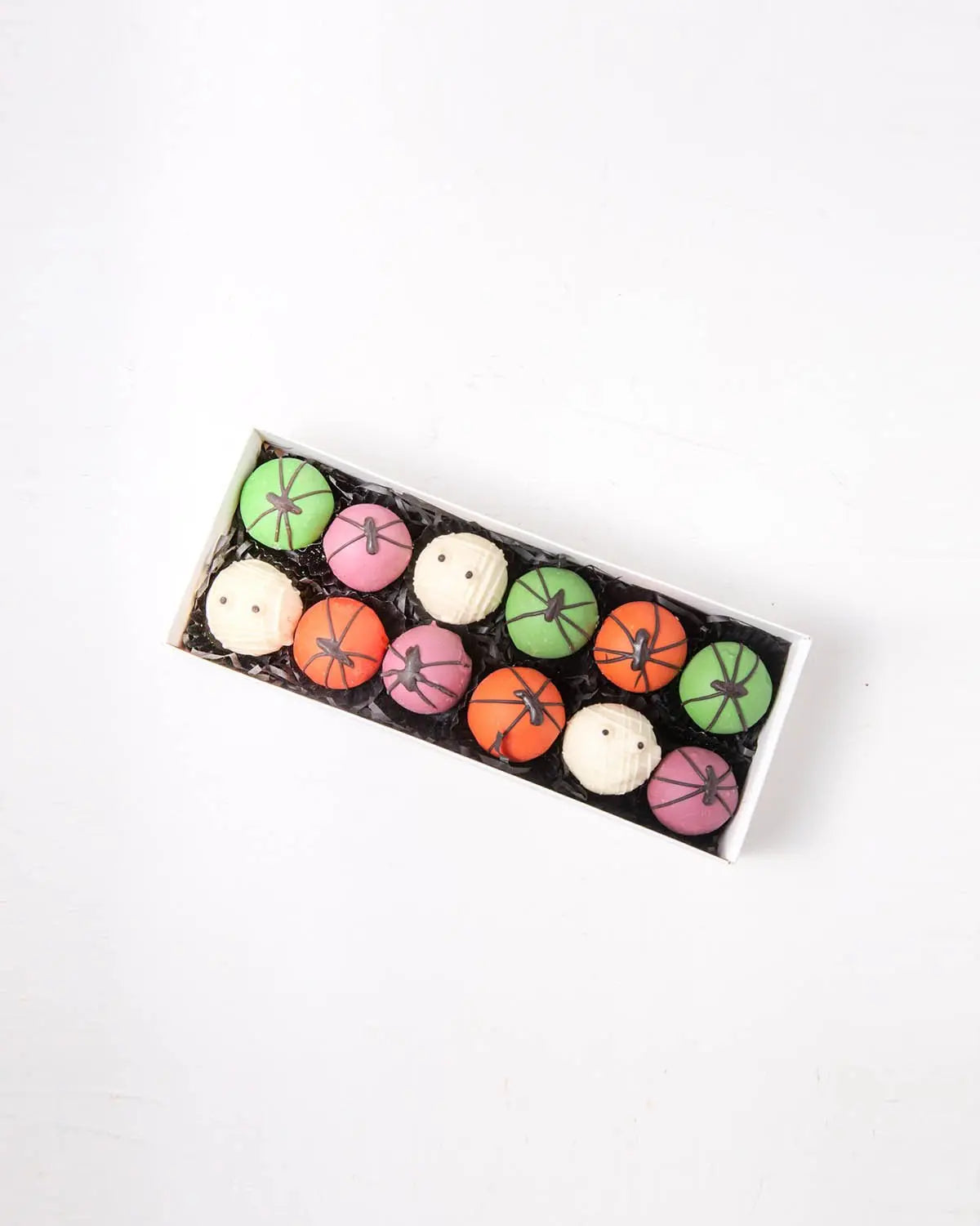 spooky-cake-pops-dubai