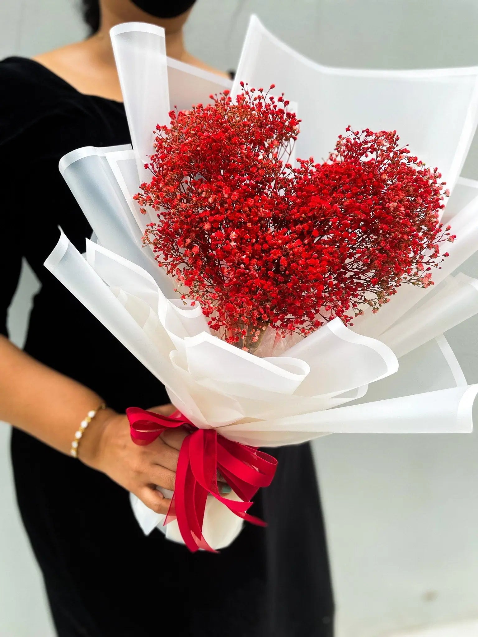 heart-shape-red-babys-breath-bouquet-dubai