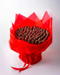 100-milk-chocolate-strawberry-bouquet-cravings-cafe-dubai