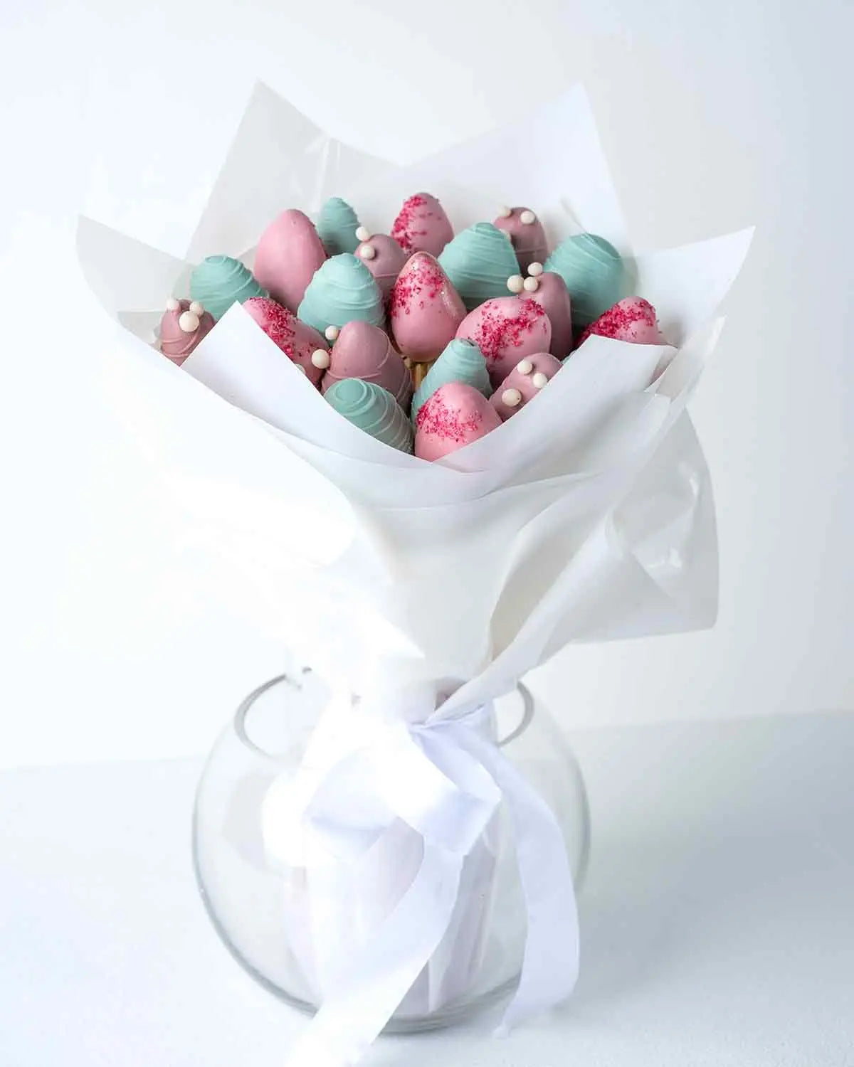 22-pastle-strawberries-bouquet-dubai