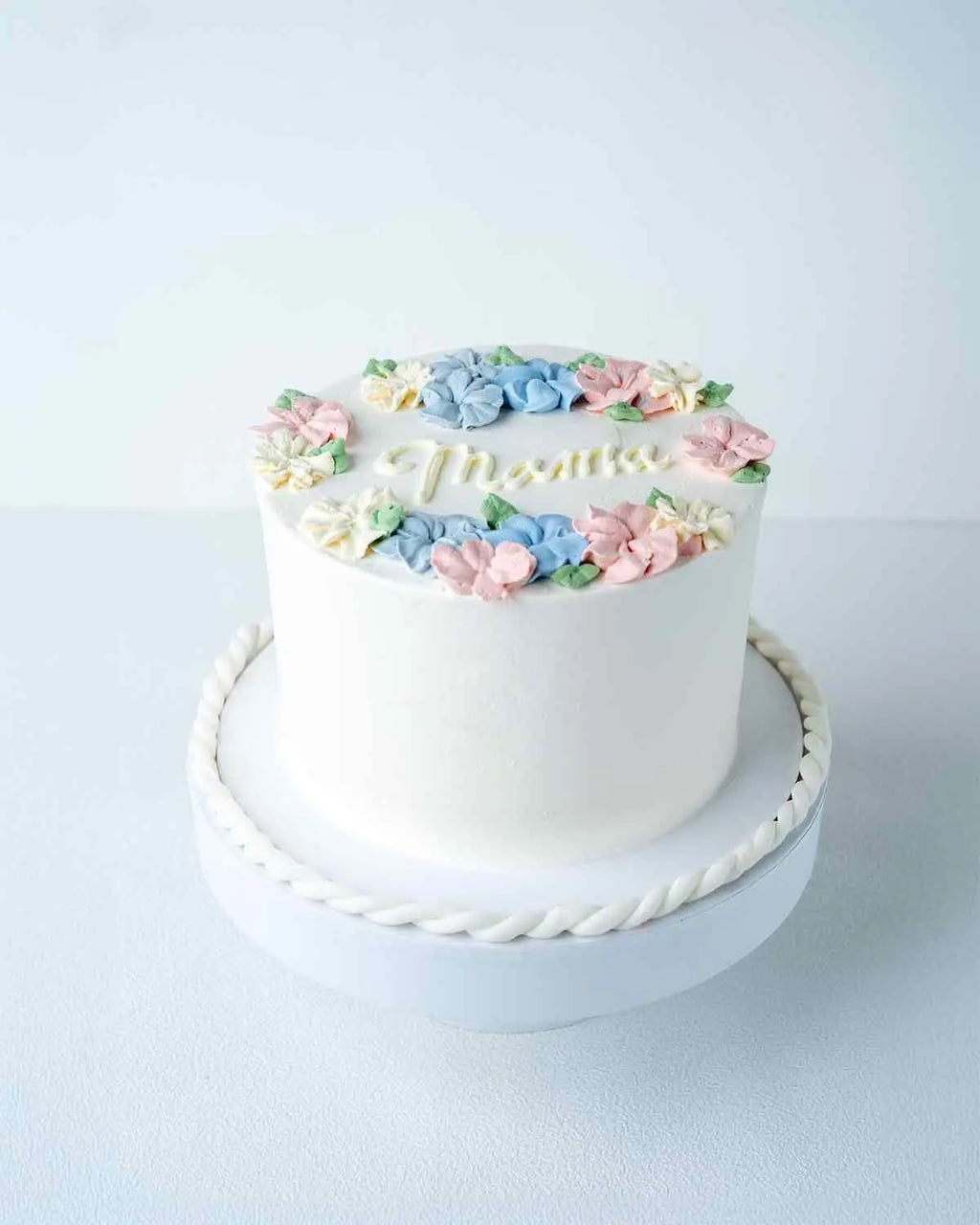 1kg-mama-cake-by-cravings-cafe-dubai