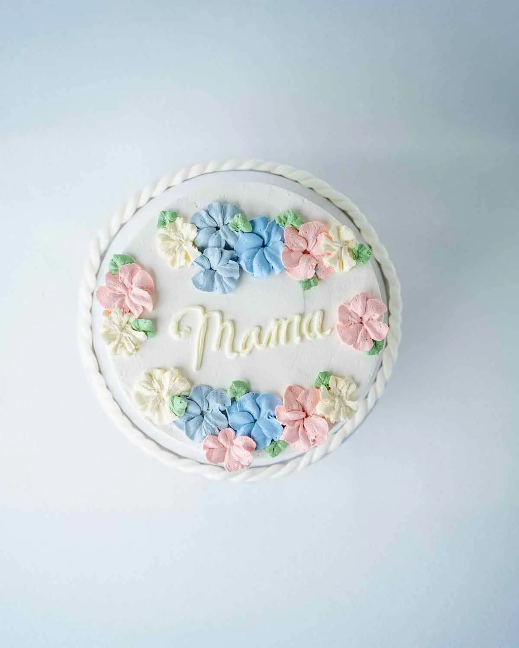 1kg-mama-cake-by-cravings-cafe-dubai