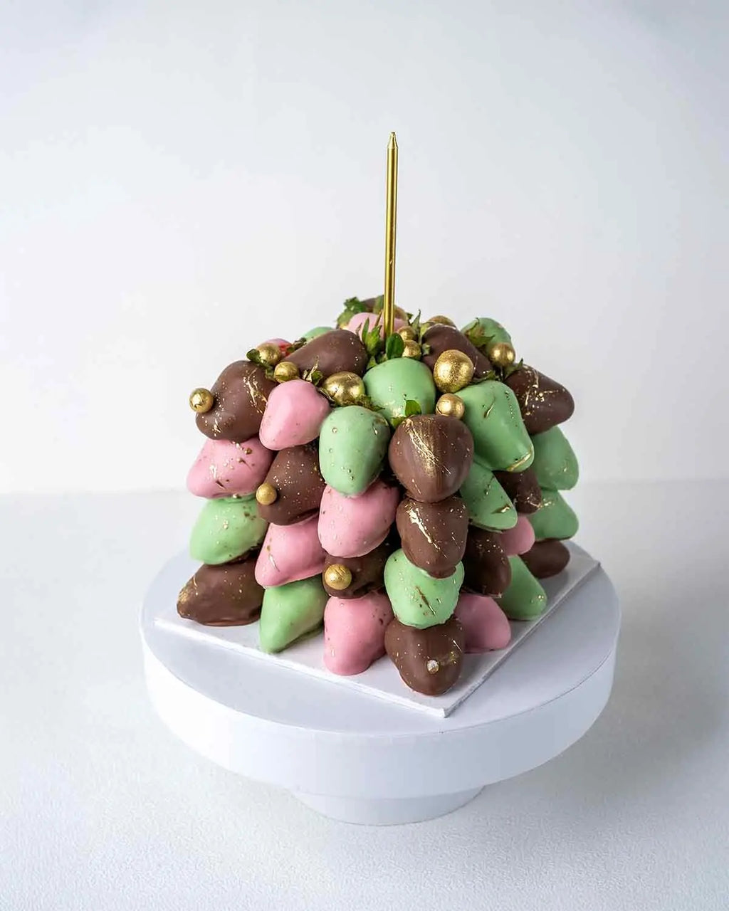 pastle-strawberries-bouquet-dubai