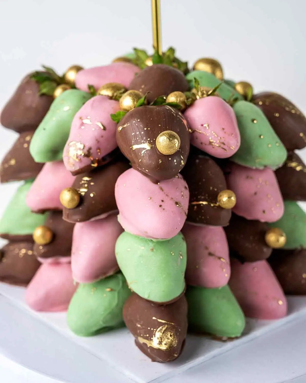 pastle-strawberries-bouquet-dubai