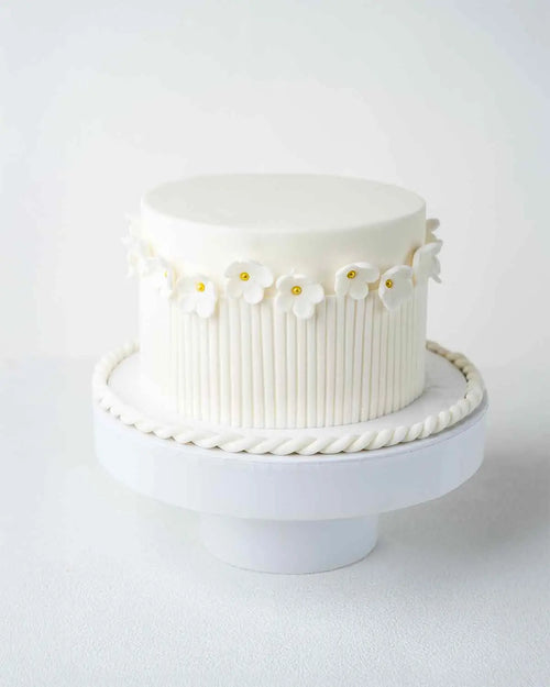 1kg-white-cake-by-cravings-cake-dubai