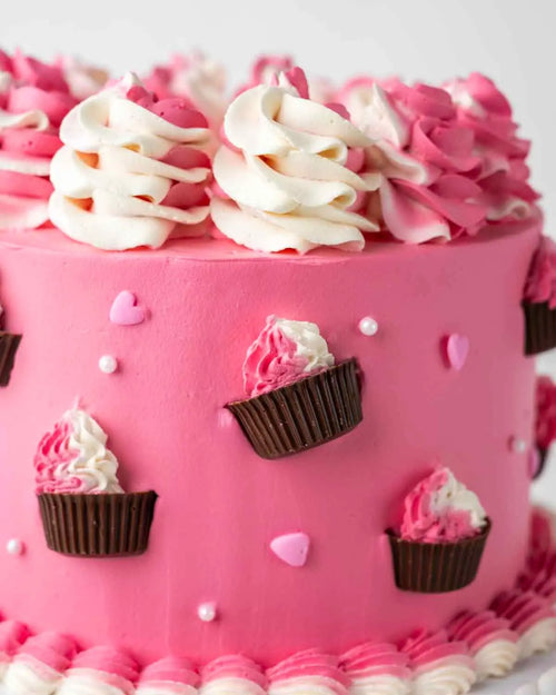 1kg-pink-cups-and-cream-cake-by-cravings-dubai