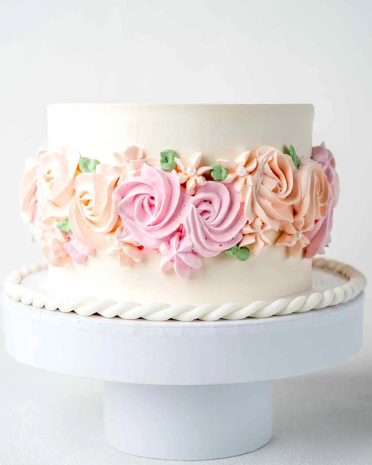 1kg-pastle-elegant-cake-by-cravings-cafe-dubai