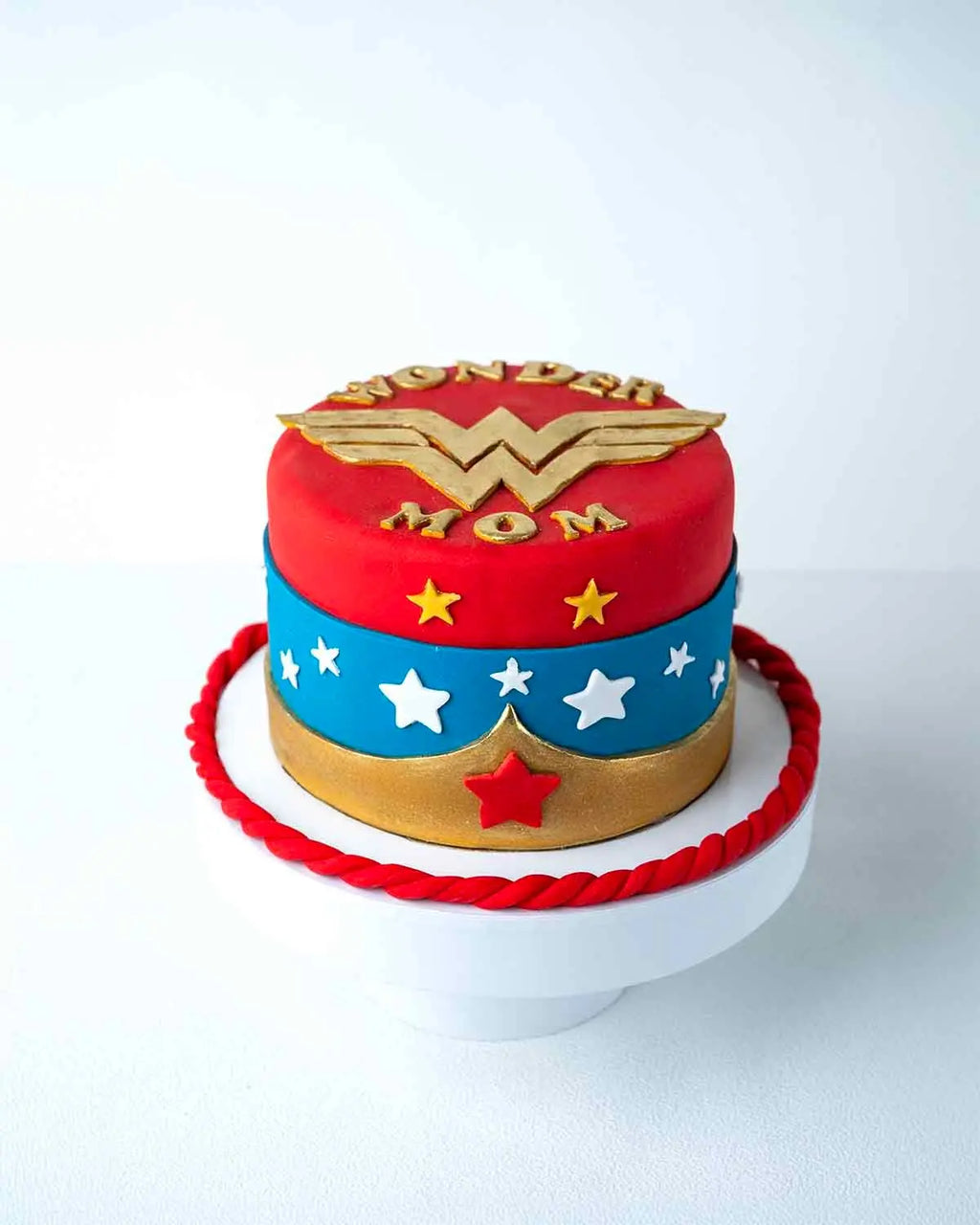 wonder-women-cake-by-cravings-cafe-dubai