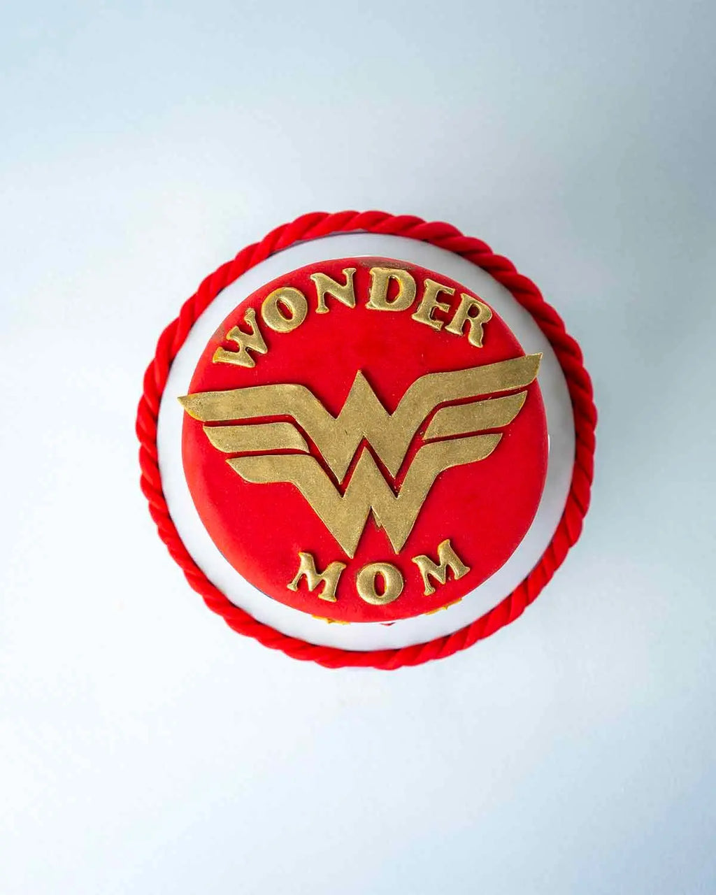 wonder-women-cake-by-cravings-cafe-dubai