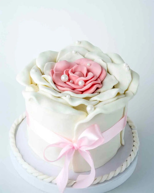 1kg-tall-rose-cafe-by-cravings-cafe-dubai