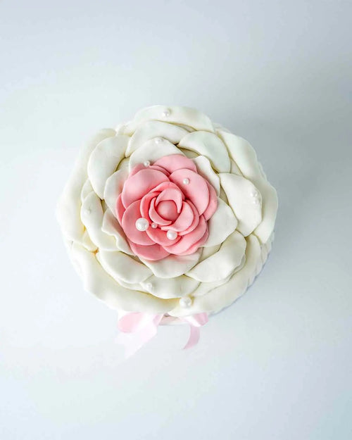1kg-tall-rose-cafe-by-cravings-cafe-dubai