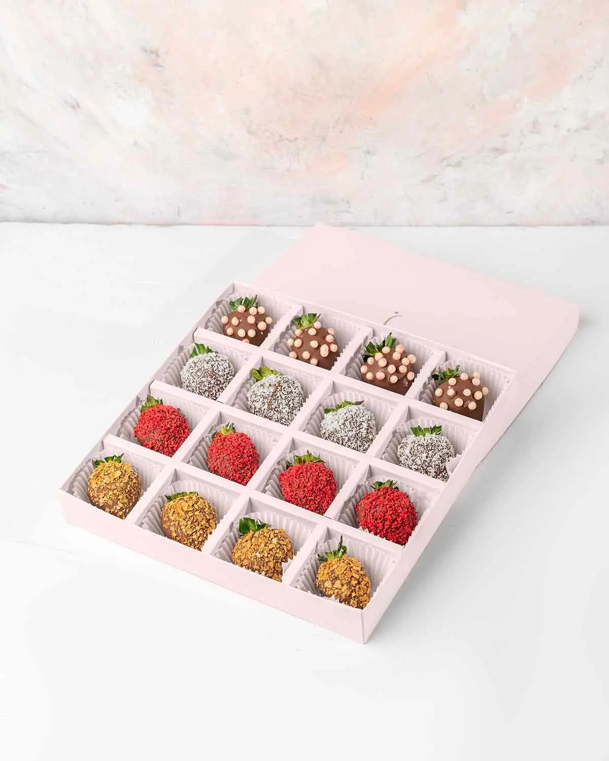 16-chocolate-strawberries-24-collection-dubai