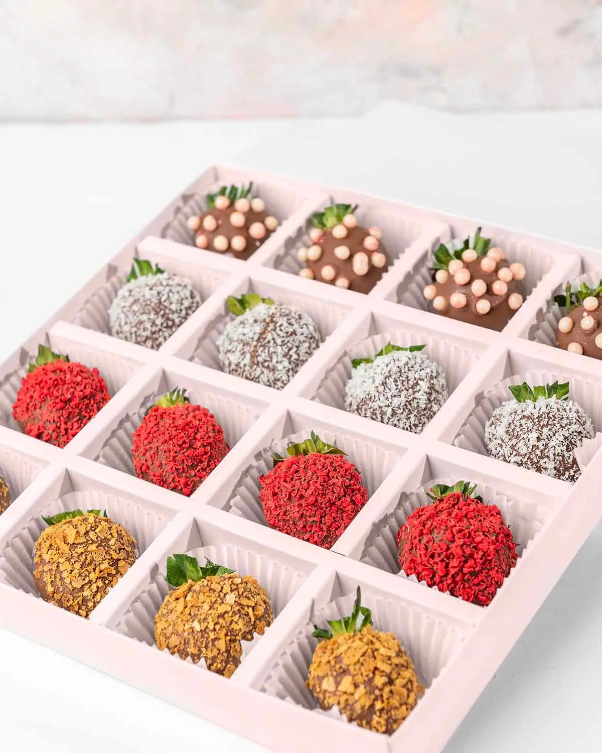 16-chocolate-strawberries-24-collection-dubai