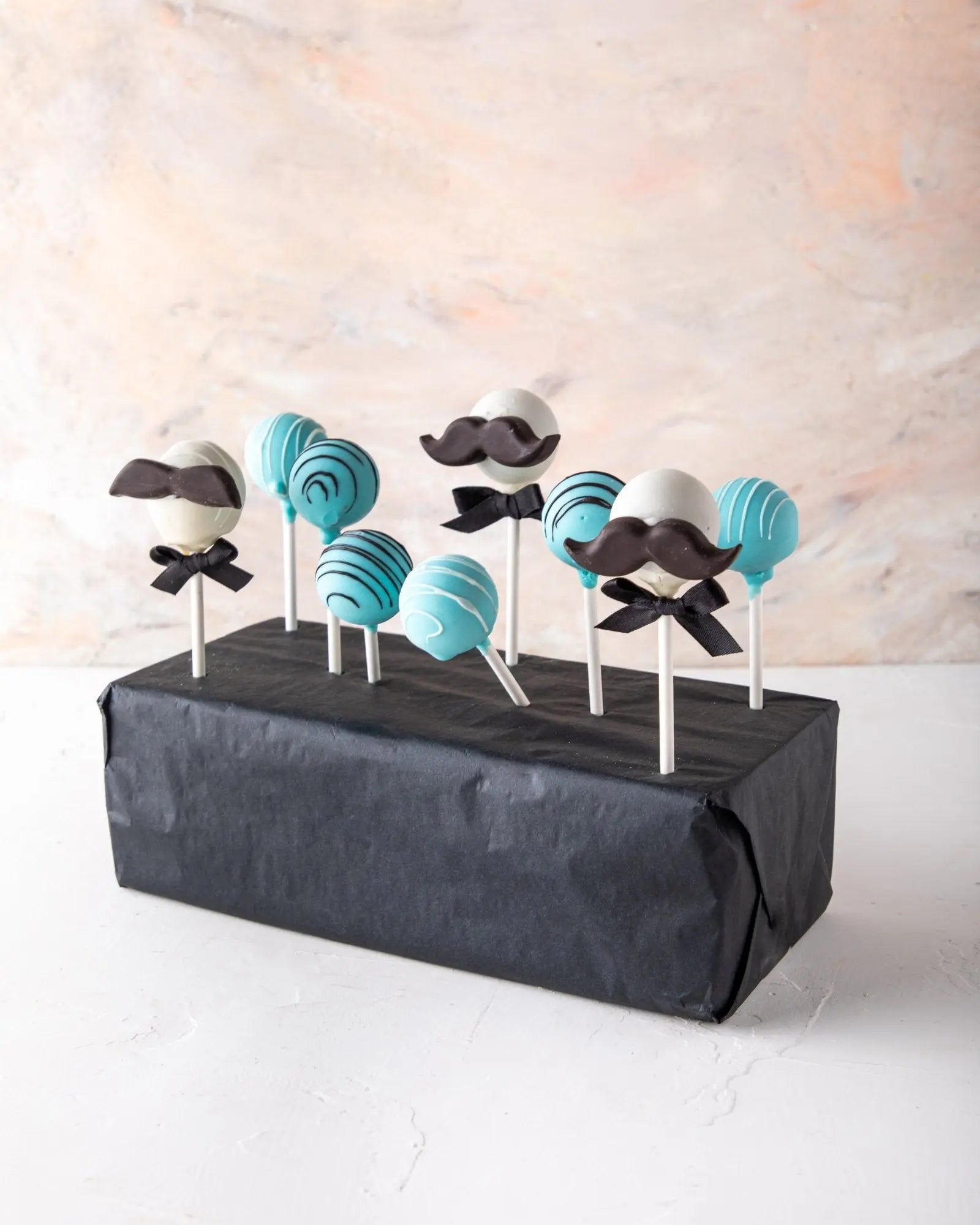 fathers-day-cake-pops-dubai