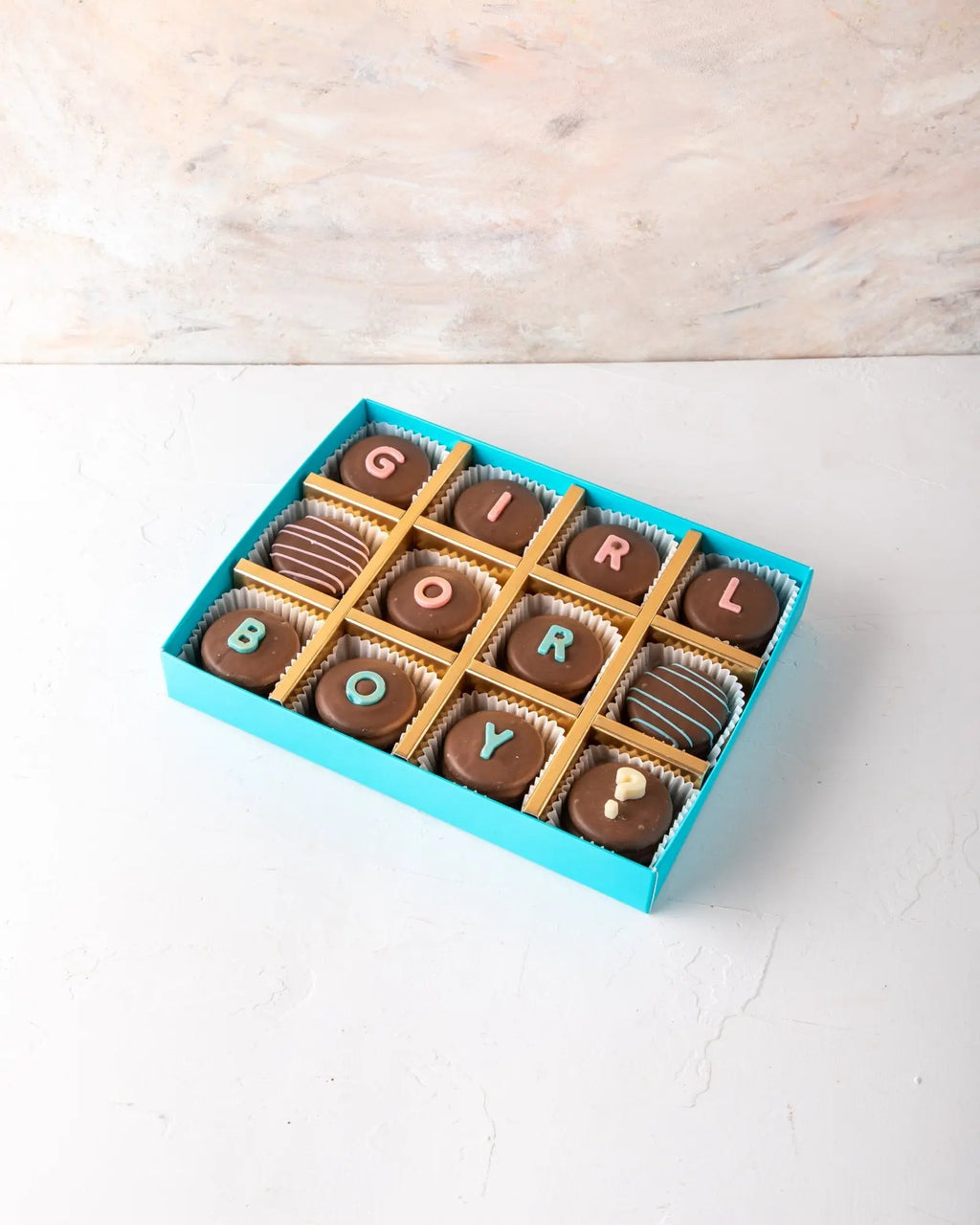 gender-reveal-chocolate-covered-oreos-dubai