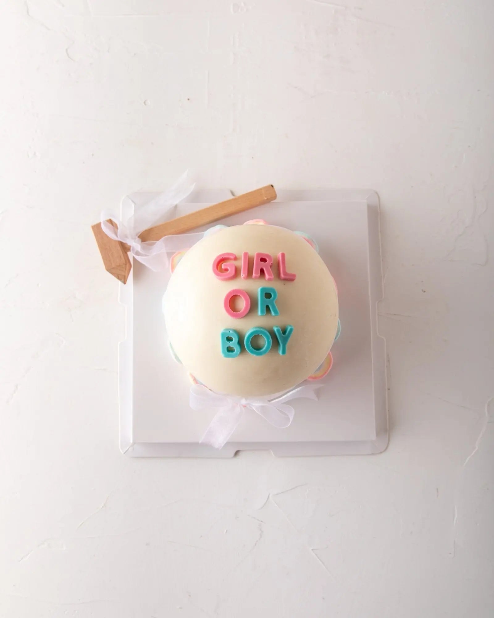 gender-reveal-smash-ball-dubai