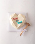 gender-reveal-pinata-heart-dubai