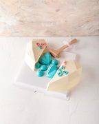 gender-reveal-pinata-heart-dubai