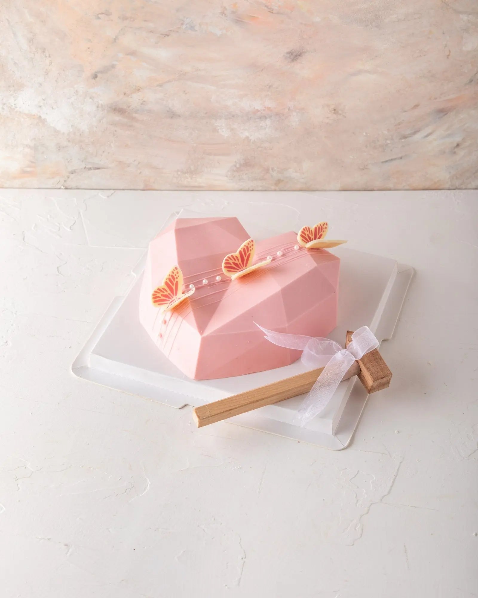 pinata-heart-and-bonbons-dubai