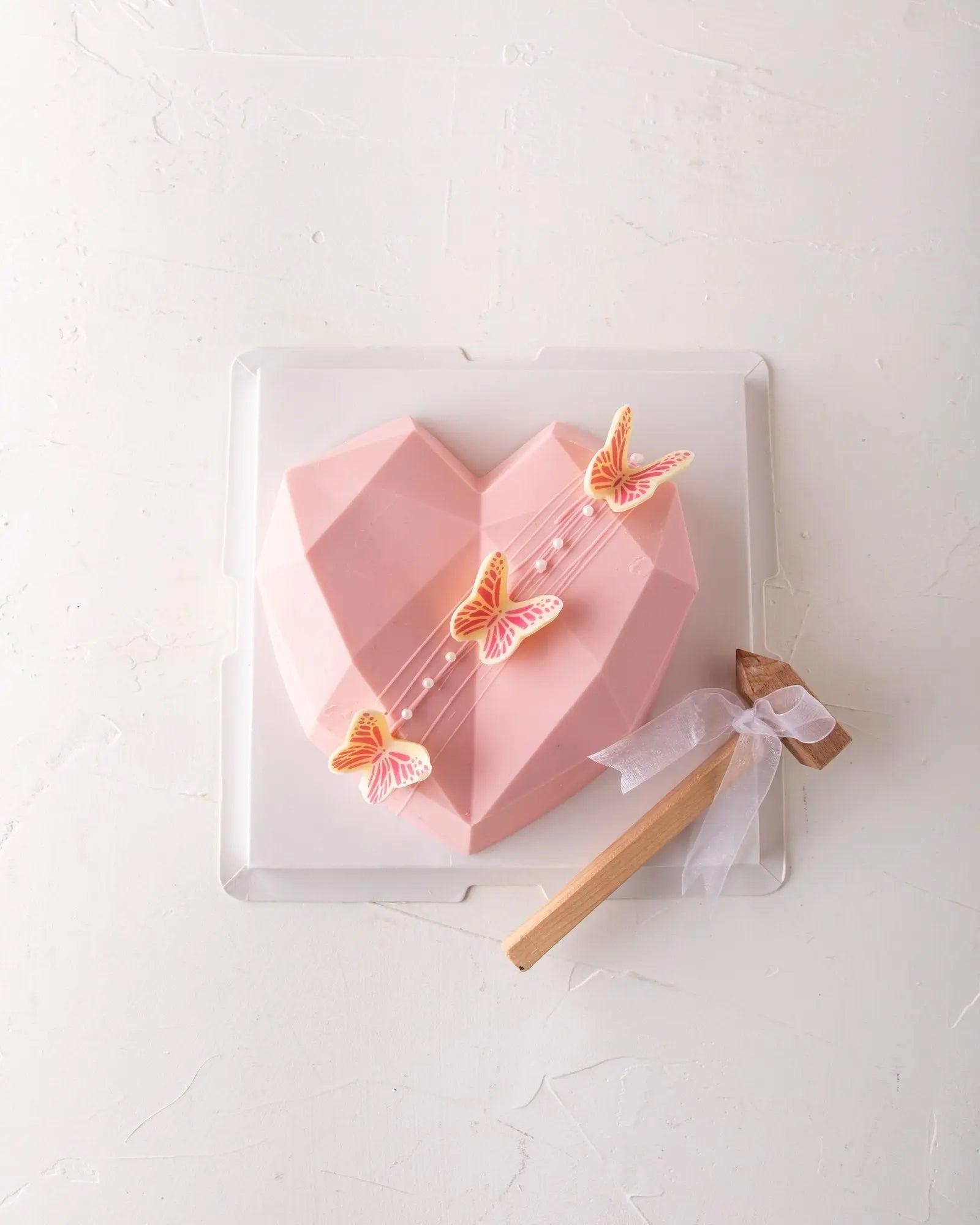 pinata-heart-and-bonbons-dubai