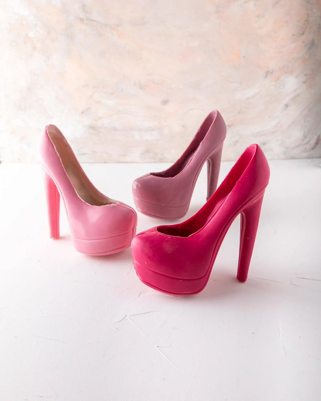 edible-pink-chocolate-heels-dubai