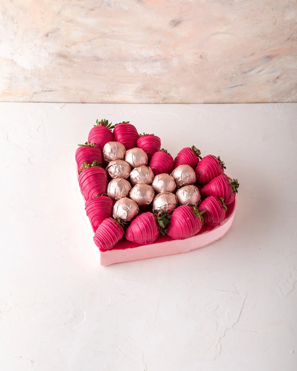 fucia-chocolate-strawberries-and-bon-bon-dubai