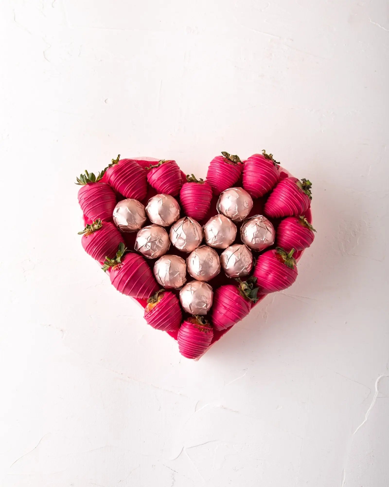 fucia-chocolate-strawberries-and-bon-bon-dubai