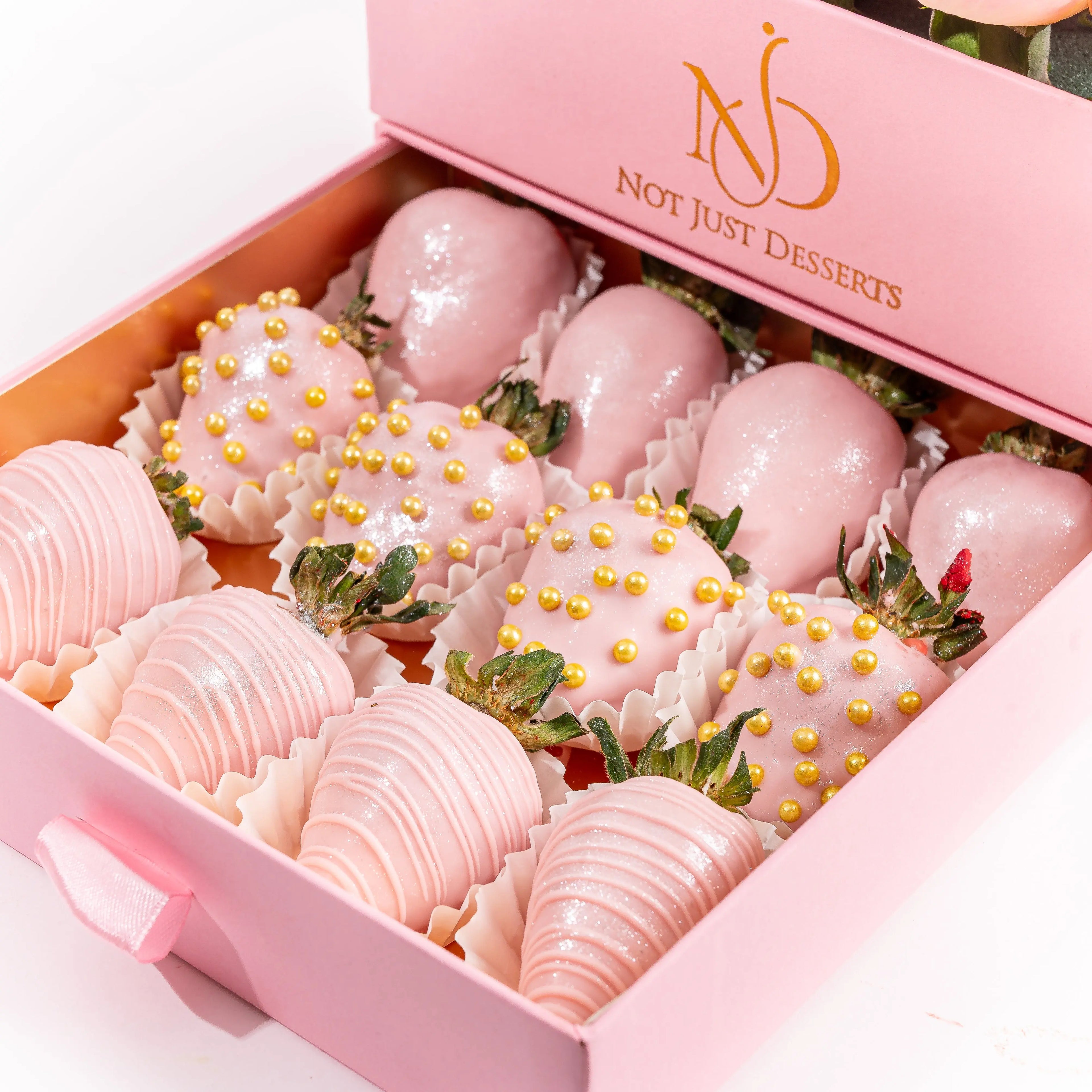 pink-roses-and-berries-dubai