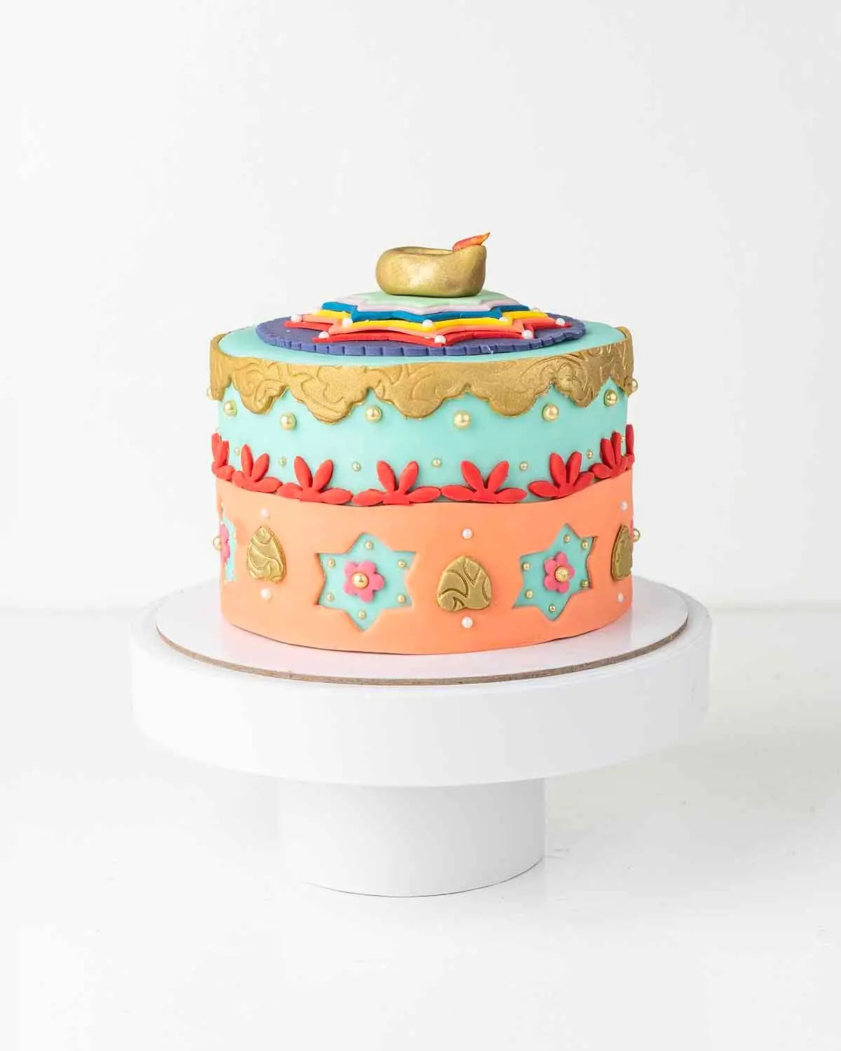 diwali-1kg-cake-with-diya-dubai