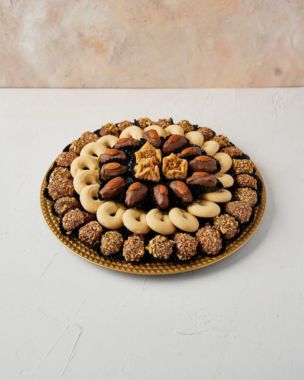 dates-baklawa-assorted-arrangement-dubai