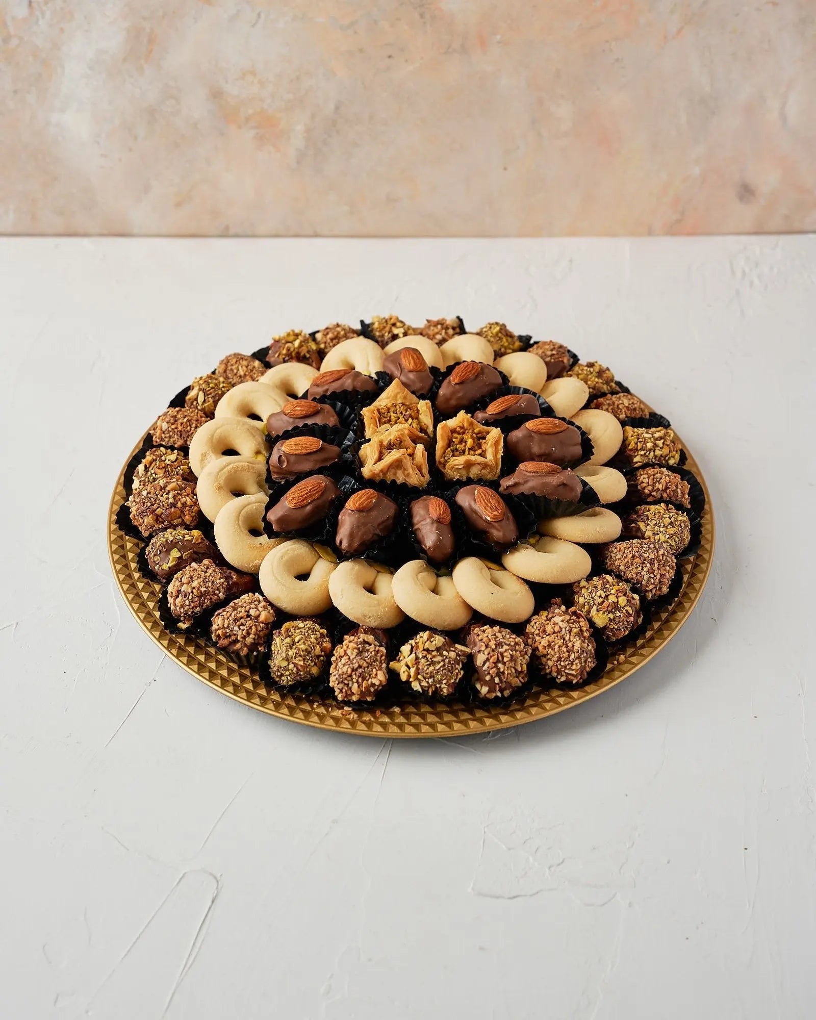 dates-baklawa-assorted-arrangement-dubai