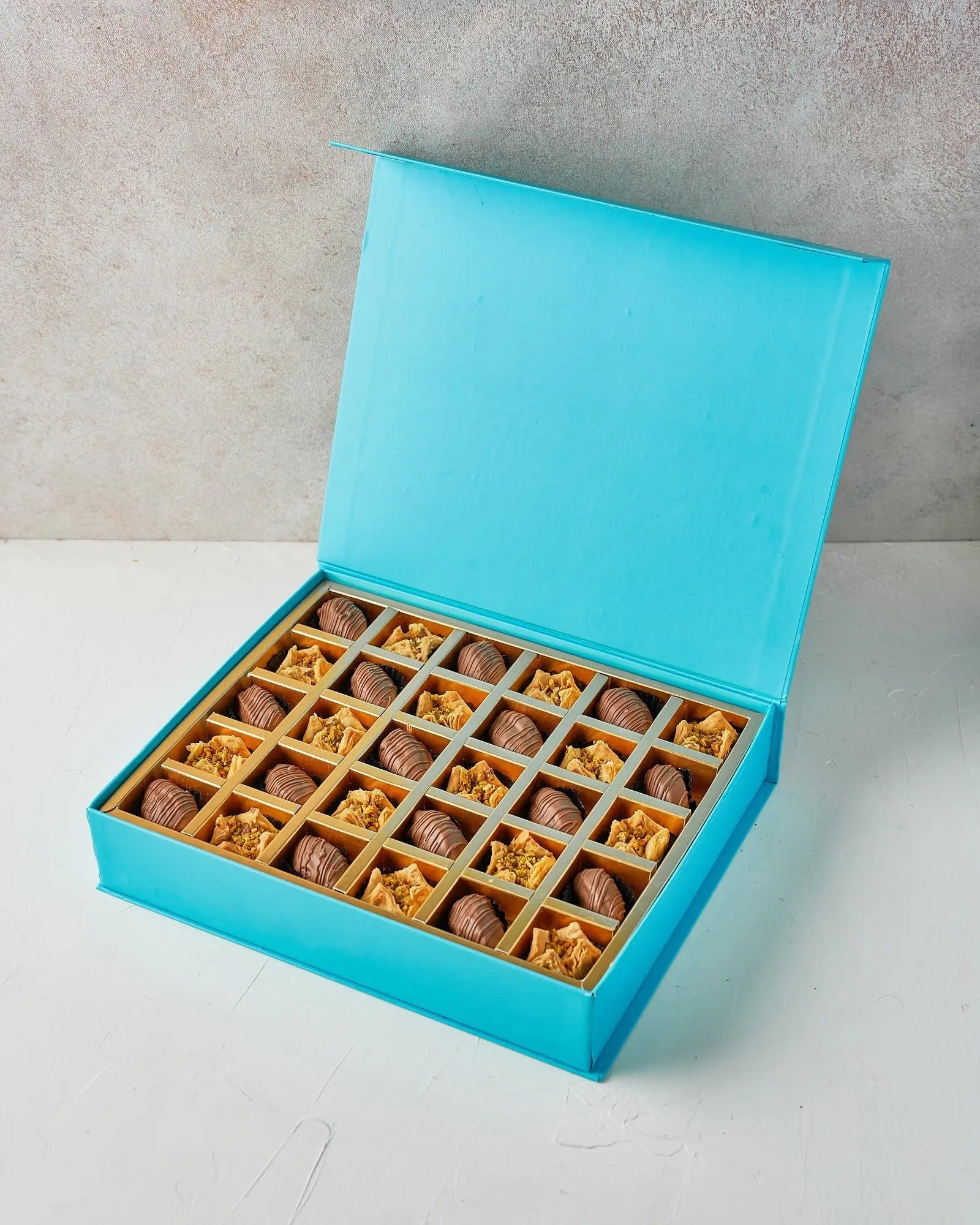 baklawa-and-dates-dubai