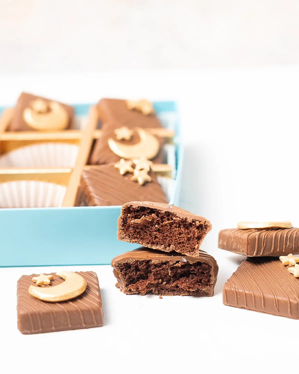 milk-chocolate-cake-bites-dubai