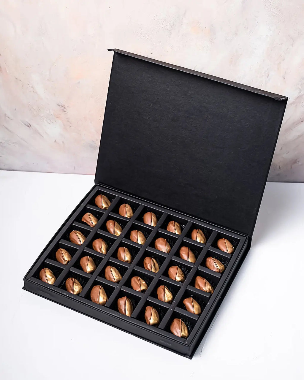 milk-chocolate-and-gold-coated-dates-dubai