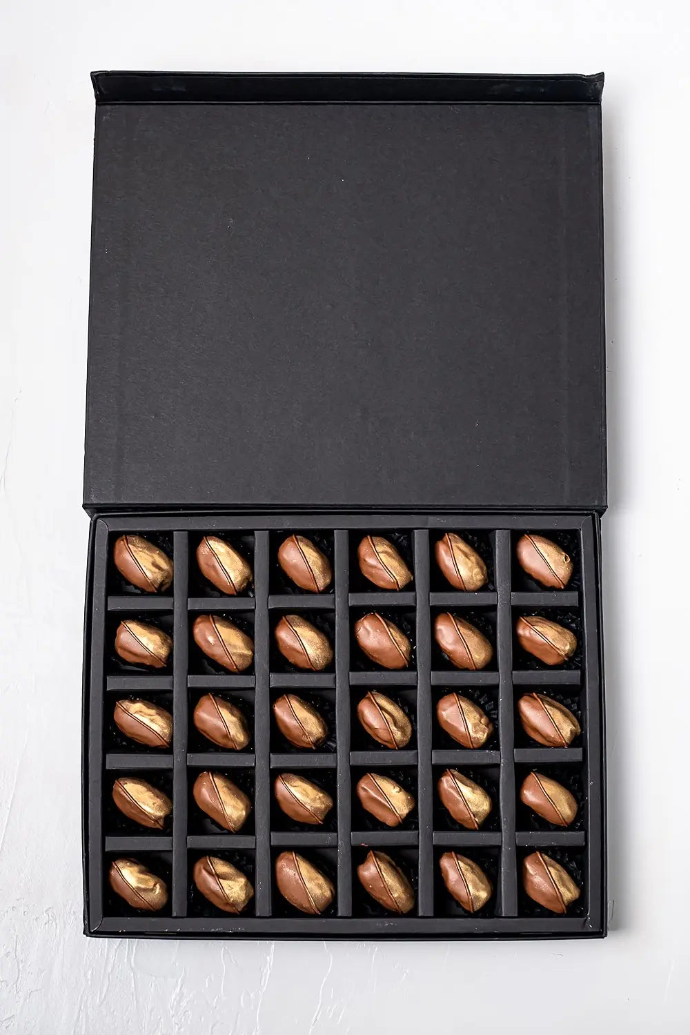 milk-chocolate-and-gold-coated-dates-dubai