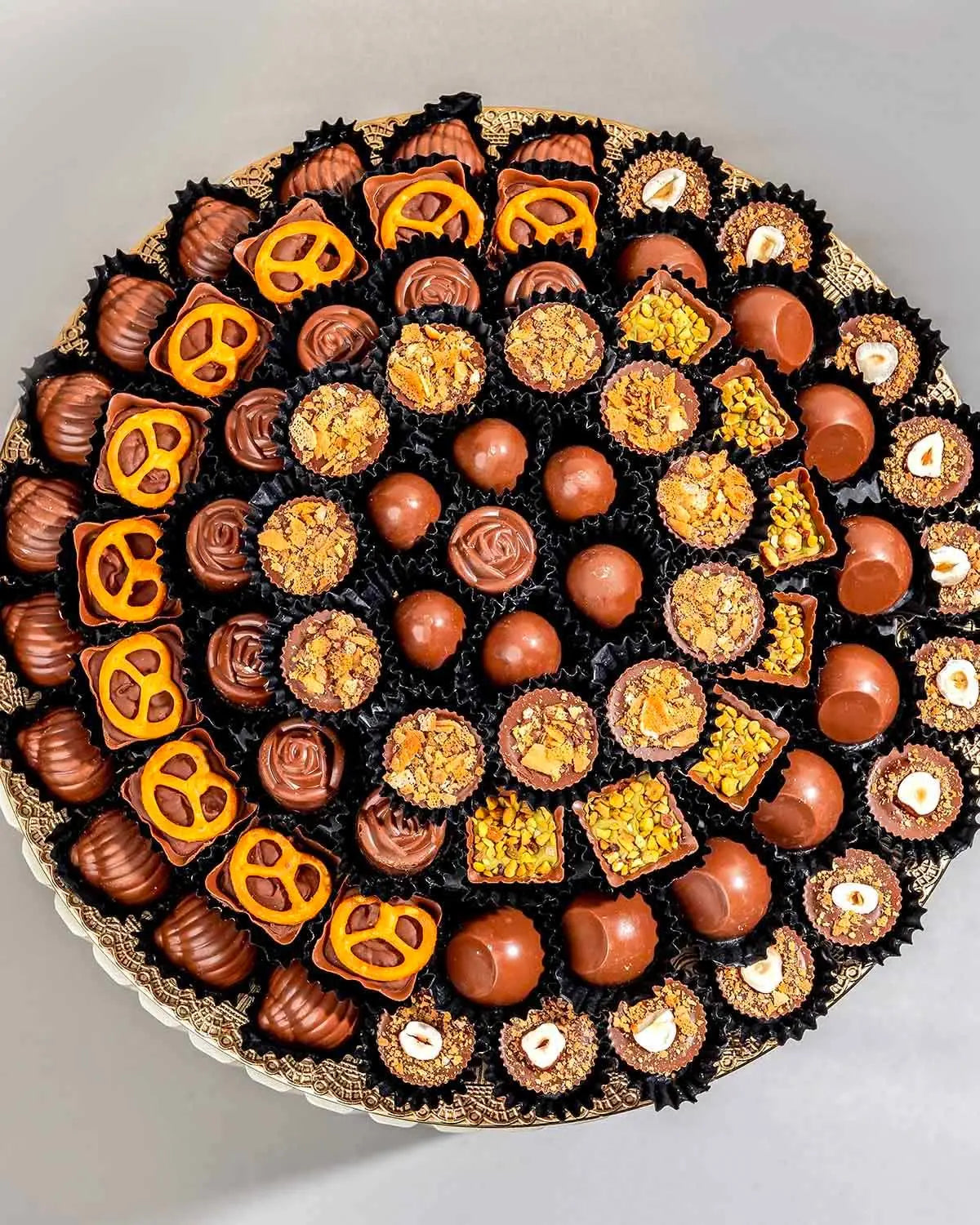 78-assorted-chocolates-arrangement-dubai