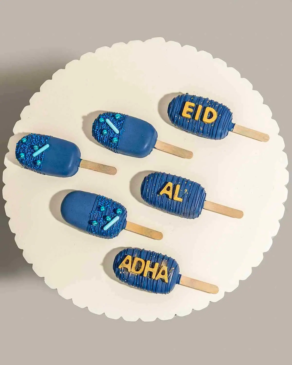 designer-blue-cakesicles-dubai