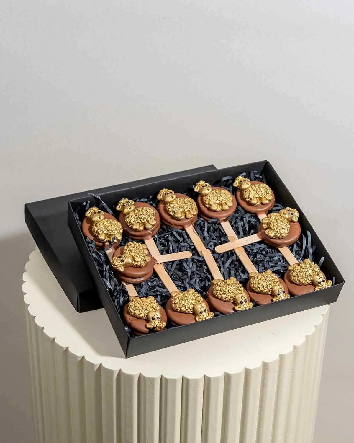 eid-al-adha-milk-chocolate-oreo-pops-dubai